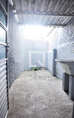 Casa à venda com 212m², 3 quartos e 1 vaga Casa à venda com 212m², 3 quartos e 1 vagaCasa 02 - Área de Serviço e Quintal