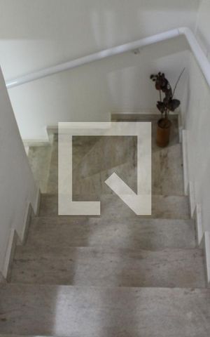 Casa à venda com 140m², 3 quartos e 3 vagasEscada