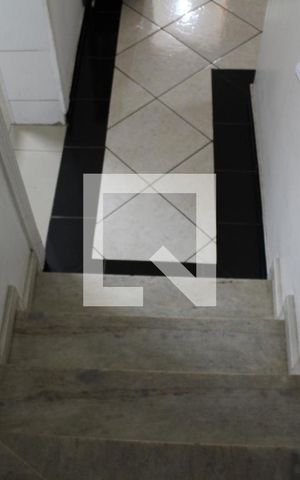 Casa à venda com 140m², 3 quartos e 3 vagasEscada