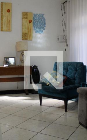 Casa à venda com 140m², 3 quartos e 3 vagasSala