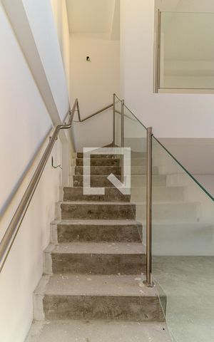 Apartamento à venda com 70m², 1 quarto e 1 vagaEscada