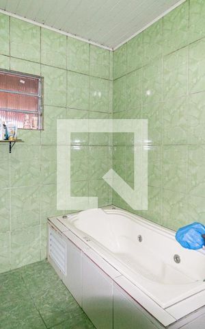 Casa à venda com 247m², 3 quartos e 2 vagasBanheiro da suíte
