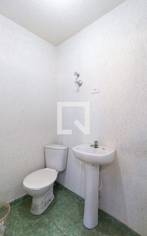 Casa à venda com 247m², 3 quartos e 2 vagasBanheiro de serviço