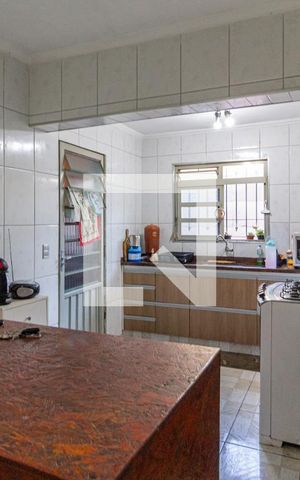Casa à venda com 247m², 3 quartos e 2 vagasCozinha