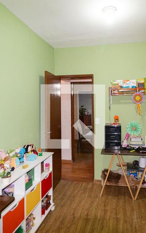 Casa à venda com 247m², 3 quartos e 2 vagasQuarto 2