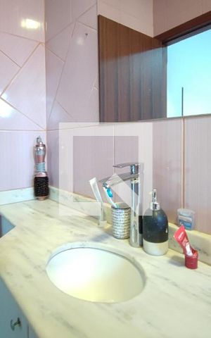 Casa à venda com 267m², 3 quartos e 1 vaga Casa à venda com 267m², 3 quartos e 1 vagaBanheiro Suíte 2