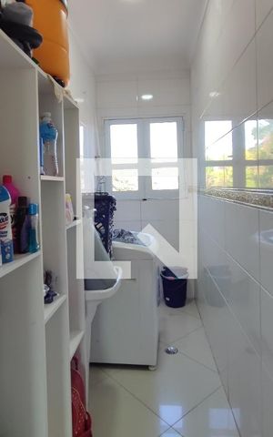 Casa à venda com 267m², 3 quartos e 1 vaga Casa à venda com 267m², 3 quartos e 1 vagaÁrea de Serviço