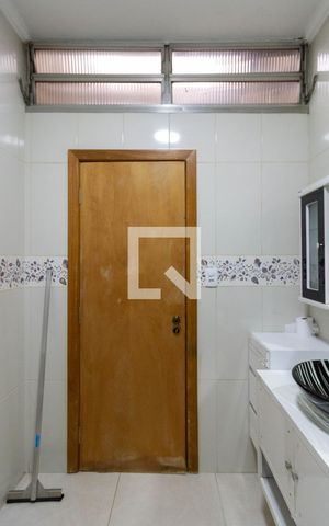 Casa de condomínio à venda com 96m², 4 quartos e 1 vaga Casa de condomínio à venda com 96m², 4 quartos e 1 vagaBanheiro da Suíte 1