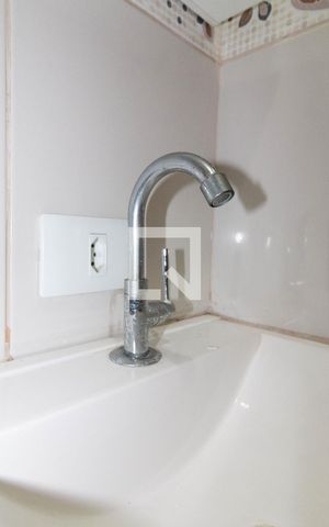 Casa de condomínio à venda com 96m², 4 quartos e 1 vaga Casa de condomínio à venda com 96m², 4 quartos e 1 vagaBanheiro da Suíte 3