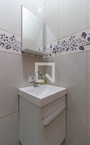 Casa de condomínio à venda com 96m², 4 quartos e 1 vaga Casa de condomínio à venda com 96m², 4 quartos e 1 vagaBanheiro da Suíte 3