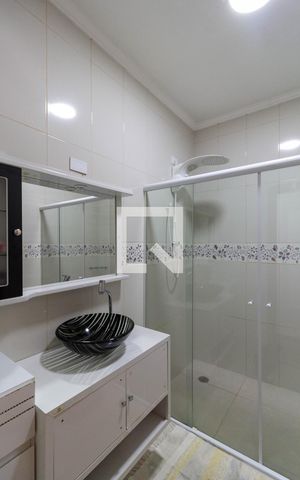 Casa de condomínio à venda com 96m², 4 quartos e 1 vaga Casa de condomínio à venda com 96m², 4 quartos e 1 vagaBanheiro da Suíte 1