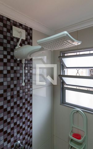 Casa de condomínio à venda com 96m², 4 quartos e 1 vaga Casa de condomínio à venda com 96m², 4 quartos e 1 vagaBanheiro da Suíte 2