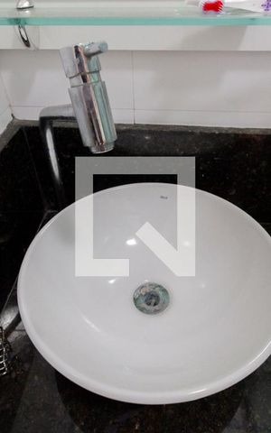 Casa à venda com 110m², 2 quartos e 2 vagas Casa à venda com 110m², 2 quartos e 2 vagasBanheiro
