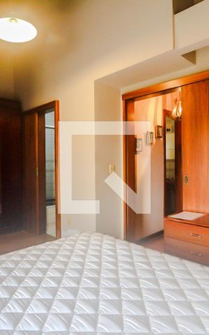 Casa de condomínio à venda com 130m², 3 quartos e 2 vagas Casa de condomínio à venda com 130m², 3 quartos e 2 vagasSuite