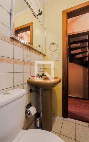 Casa de condomínio à venda com 130m², 3 quartos e 2 vagas Casa de condomínio à venda com 130m², 3 quartos e 2 vagasBanheiro social
