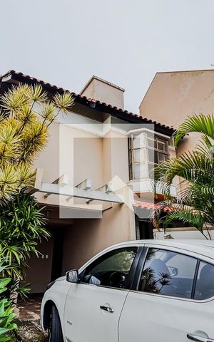Casa de condomínio à venda com 130m², 3 quartos e 2 vagas Casa de condomínio à venda com 130m², 3 quartos e 2 vagasFachada casa