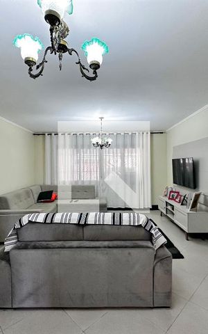 Casa à venda com 137m², 3 quartos e 2 vagasSala