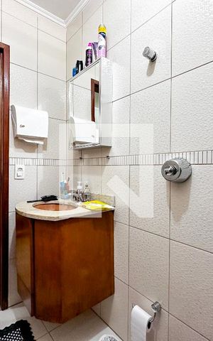 Casa à venda com 137m², 3 quartos e 2 vagasBanheiro Social