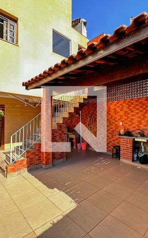 Casa à venda com 137m², 3 quartos e 2 vagasQuintal
