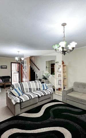 Casa à venda com 137m², 3 quartos e 2 vagasSala