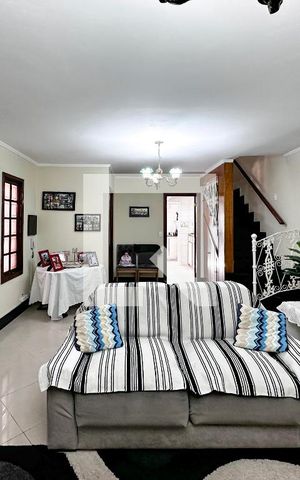 Casa à venda com 137m², 3 quartos e 2 vagasSala