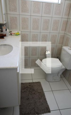 Casa à venda com 100m², 3 quartos e 2 vagasBanheiro