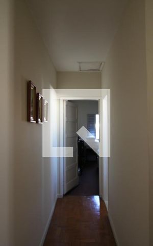 Casa à venda com 100m², 3 quartos e 2 vagasCorredor