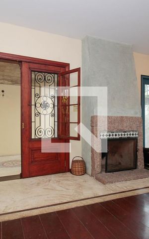 Casa à venda com 300m², 3 quartos e 3 vagas Casa à venda com 300m², 3 quartos e 3 vagasSala 1