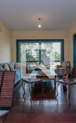 Casa à venda com 300m², 3 quartos e 3 vagas Casa à venda com 300m², 3 quartos e 3 vagasSala 2