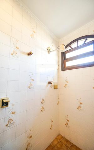 Casa à venda com 370m², 3 quartos e 4 vagasBanheiro de serviço