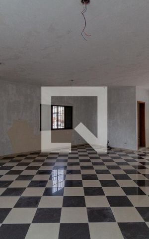Casa à venda com 287m², 6 quartos e 6 vagas Casa à venda com 287m², 6 quartos e 6 vagasSalão