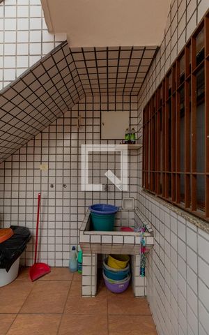 Casa à venda com 287m², 6 quartos e 6 vagas Casa à venda com 287m², 6 quartos e 6 vagasÁrea de Serviço