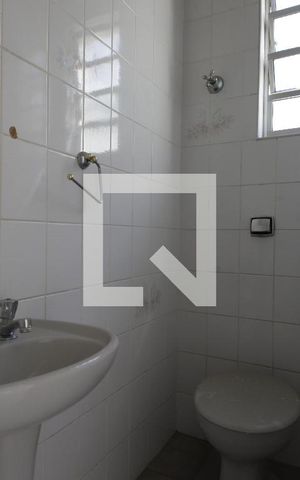 Casa à venda com 244m², 4 quartos e 3 vagasBanheiro de Serviço