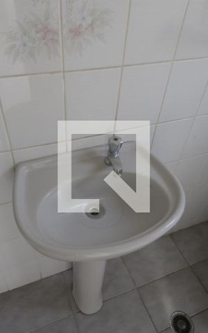 Casa à venda com 244m², 4 quartos e 3 vagasBanheiro de Serviço