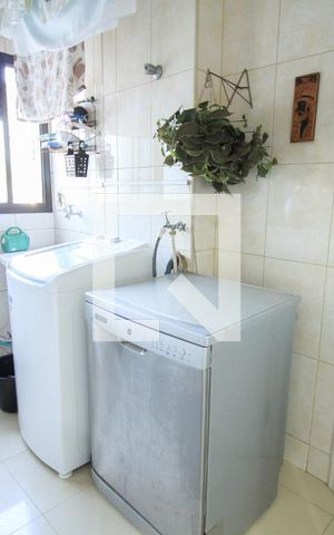 Apartamento à venda com 134m², 3 quartos e 2 vagas Apartamento à venda com 134m², 3 quartos e 2 vagasÁrea de Serviço