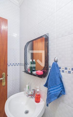 Casa à venda com 185m², 3 quartos e 3 vagas Casa à venda com 185m², 3 quartos e 3 vagasBanheiro