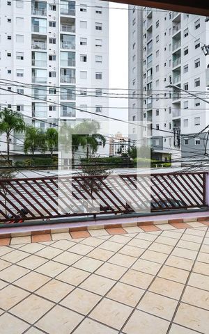 Casa à venda com 225m², 5 quartos e 2 vagas Casa à venda com 225m², 5 quartos e 2 vagasVista Suíte 3
