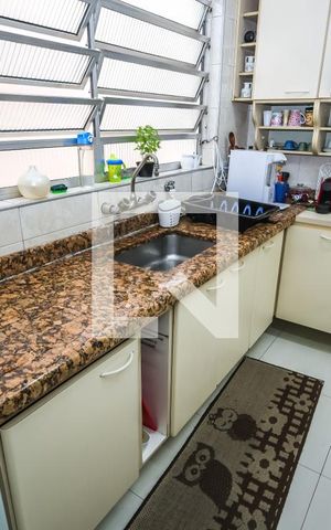 Casa à venda com 225m², 5 quartos e 2 vagas Casa à venda com 225m², 5 quartos e 2 vagasCozinha