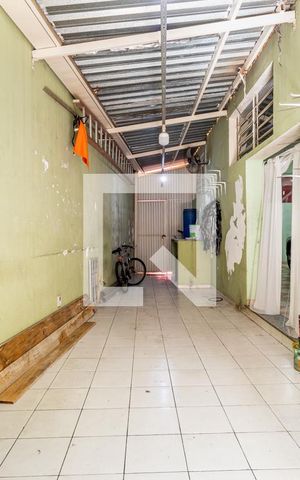 Casa à venda com 350m², 3 quartos e 4 vagas Casa à venda com 350m², 3 quartos e 4 vagasSalao