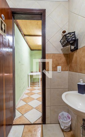 Casa à venda com 350m², 3 quartos e 4 vagas Casa à venda com 350m², 3 quartos e 4 vagasBanheiro de serviço 2