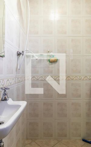 Casa à venda com 350m², 3 quartos e 4 vagas Casa à venda com 350m², 3 quartos e 4 vagasBanheiro