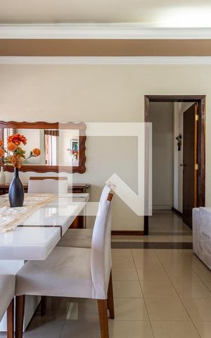 Casa à venda com 350m², 3 quartos e 4 vagas Casa à venda com 350m², 3 quartos e 4 vagasSala de Jantar