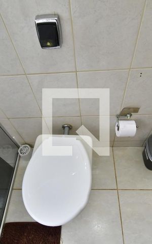 Casa para alugar com 1000m², 3 quartos e 6 vagasBanheiro 2