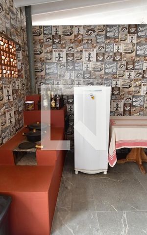 Casa para alugar com 1000m², 3 quartos e 6 vagasForno e Fogão a lenha