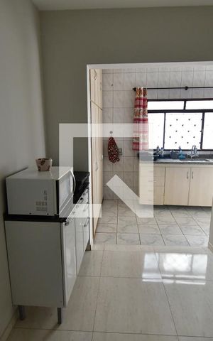 Casa para alugar com 1000m², 3 quartos e 6 vagasCozinha - Armários