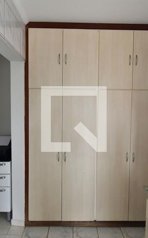 Casa para alugar com 1000m², 3 quartos e 6 vagasCozinha - Armários