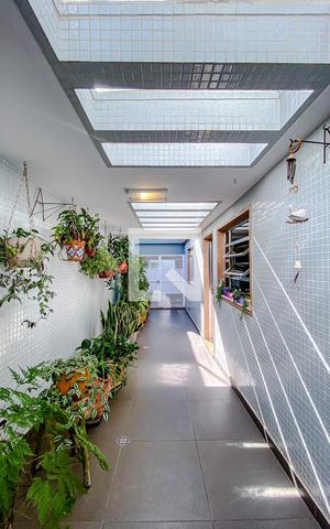 Casa à venda com 266m², 3 quartos e 2 vagasÁrea externa