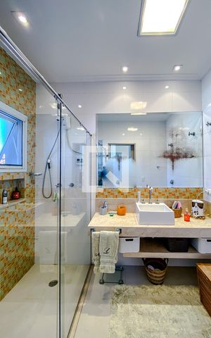 Casa à venda com 266m², 3 quartos e 2 vagasBanheiro da Suíte