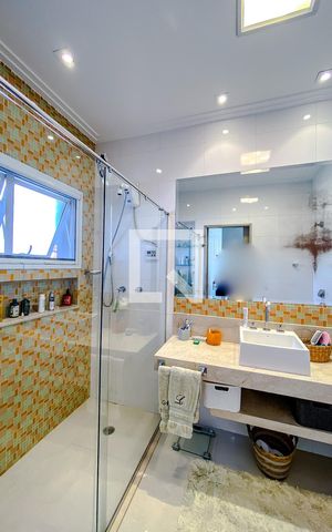 Casa à venda com 266m², 3 quartos e 2 vagasBanheiro da Suíte