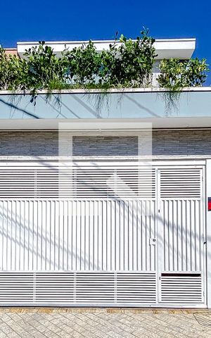 Casa à venda com 266m², 3 quartos e 2 vagasFachada